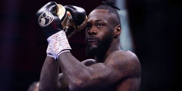 How much does Deontay Wilder weigh right now?