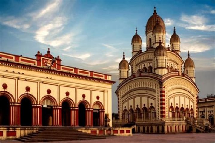 What is Dakshineswar famous for?