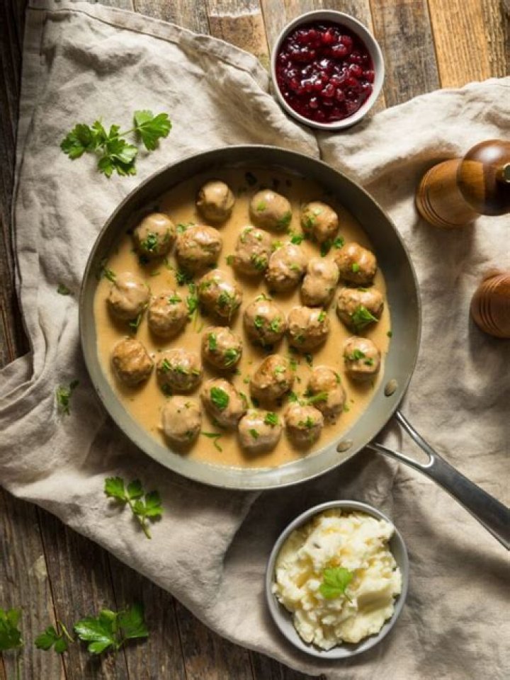 Why are my Swedish meatballs falling apart?